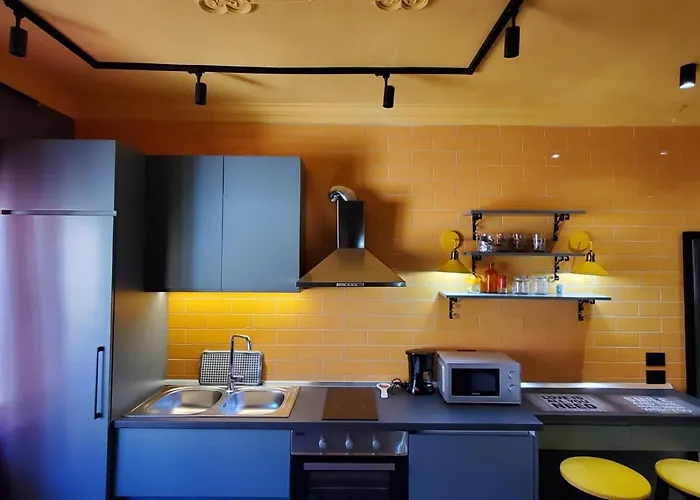 Helga's Sunset Апартаменты Тирана