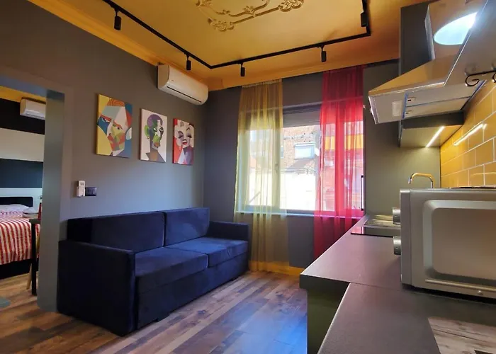 Helga's Sunset Apartment *